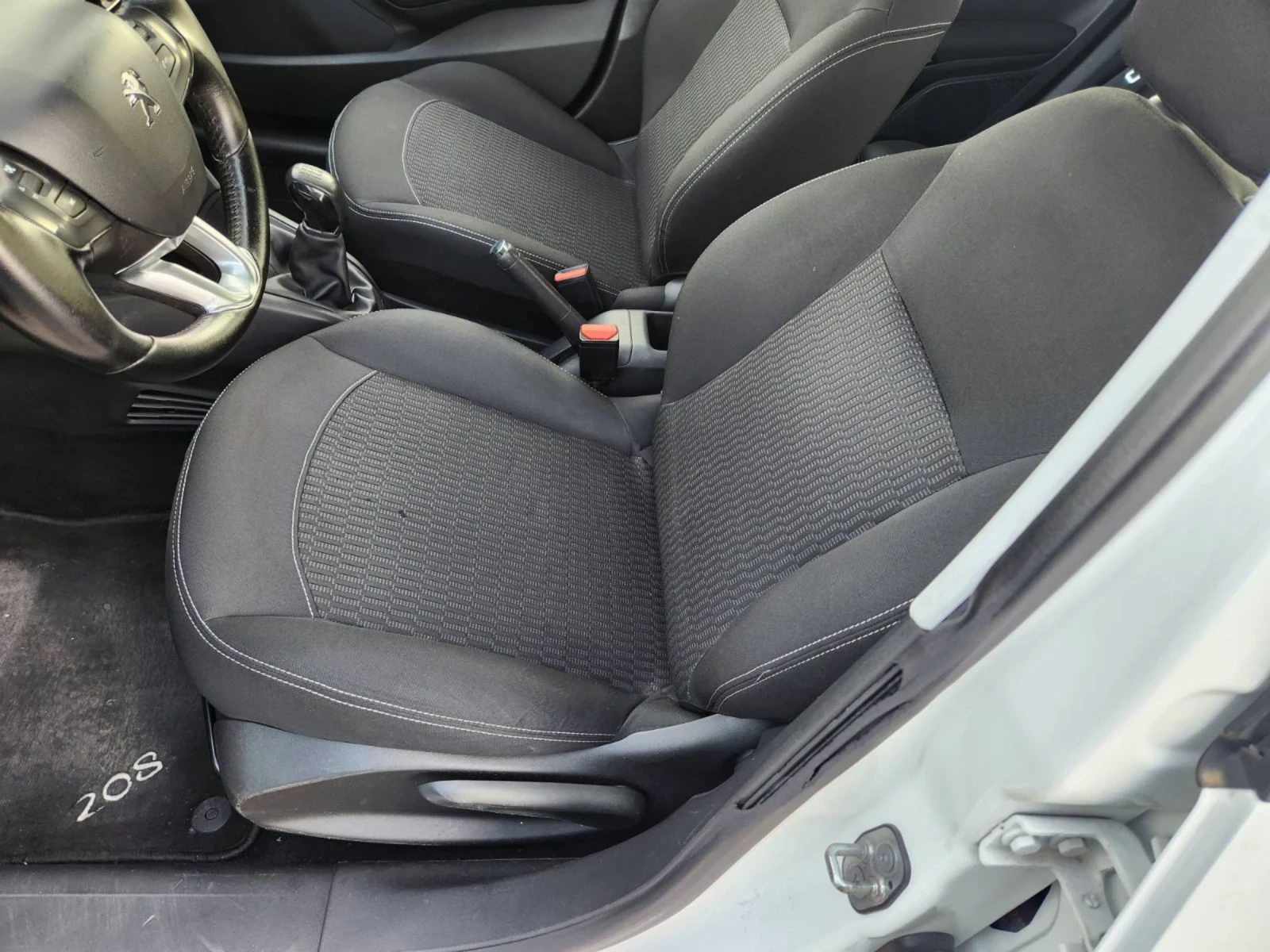 Peugeot 208 | Mobile.bg � ����������� 9