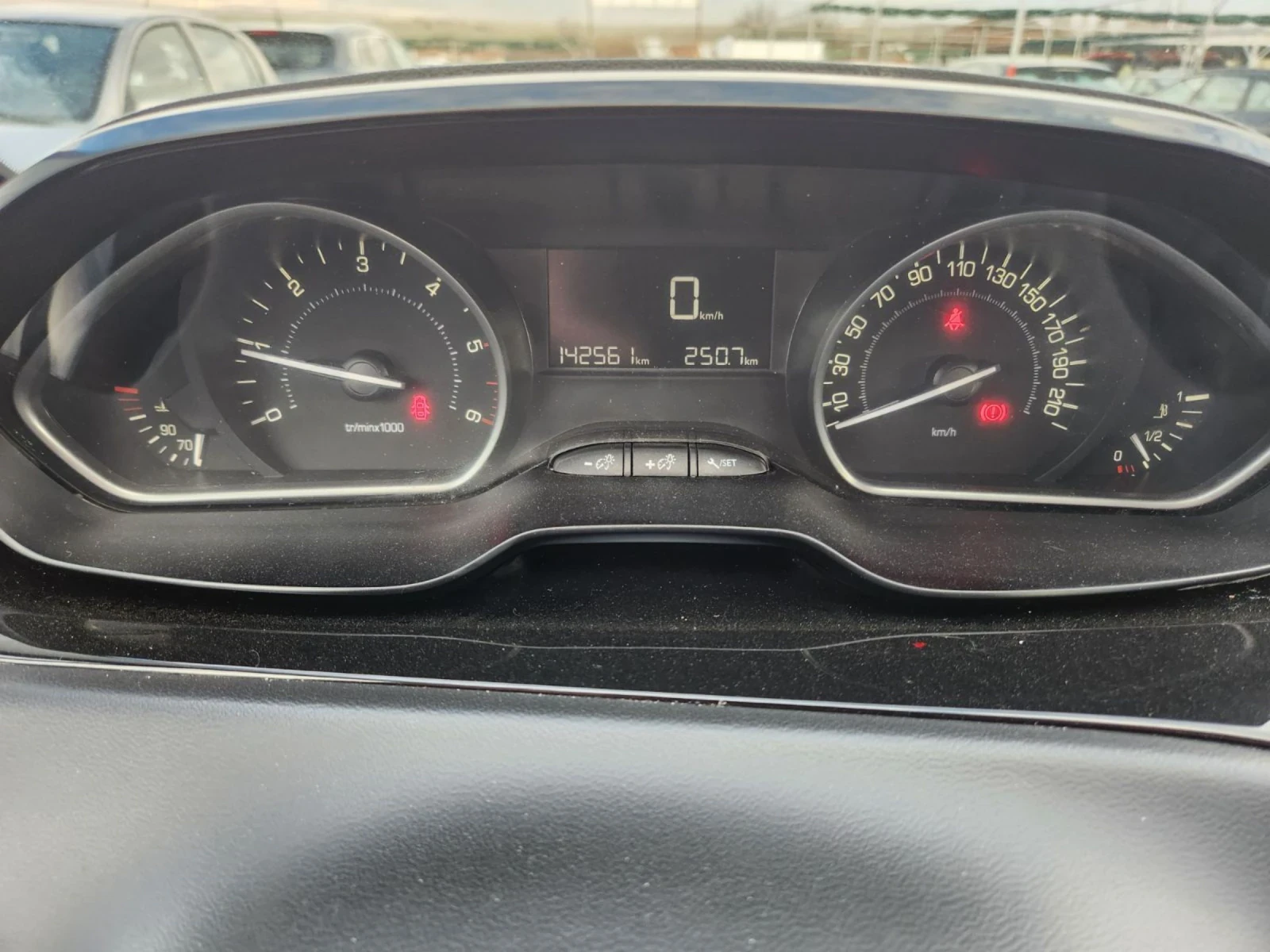 Peugeot 208 | Mobile.bg � ����������� 11