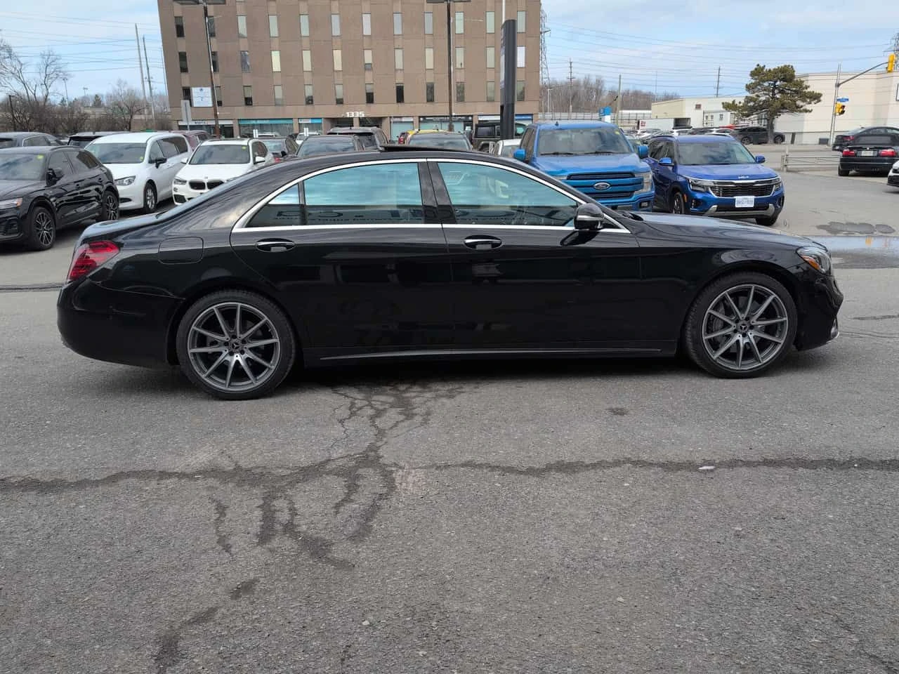 Mercedes-Benz S 560 CARFAX, снимка 3 - Автомобили и джипове - 53867360