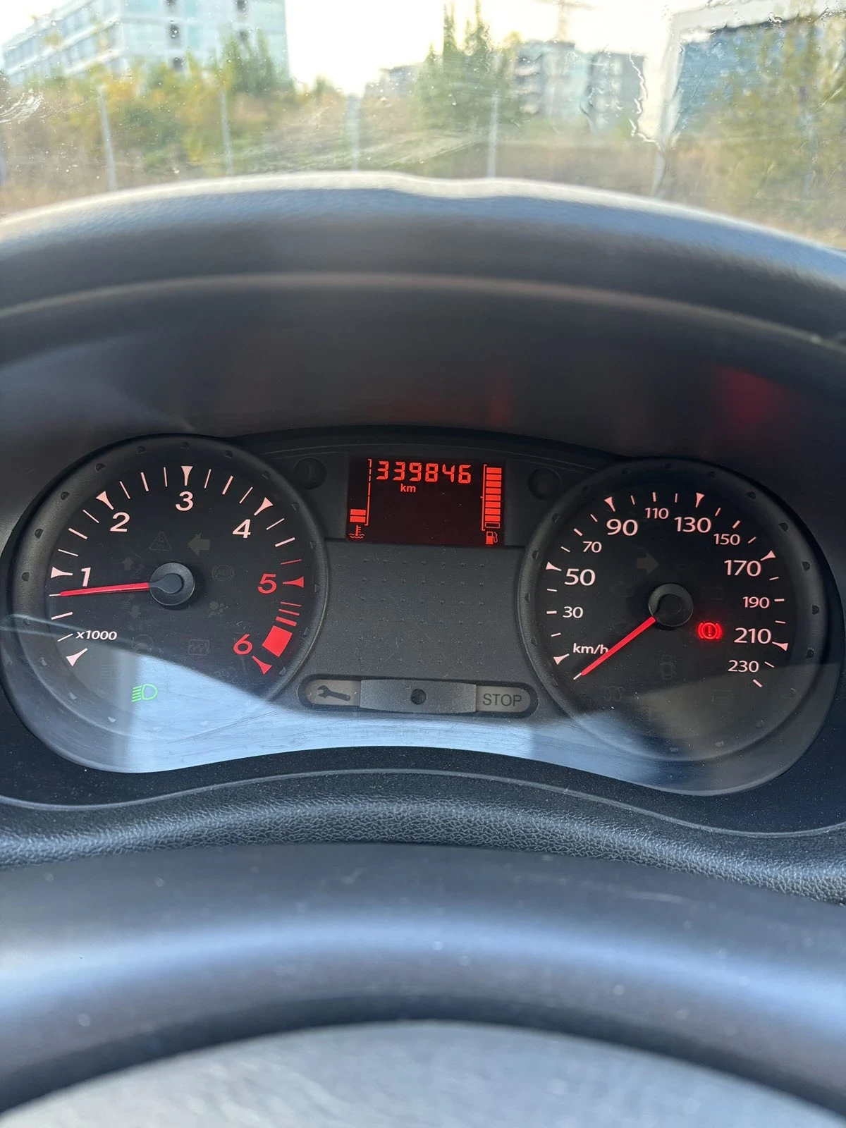 Renault Clio 1.5 DCI, снимка 5 - Автомобили и джипове - 56682460