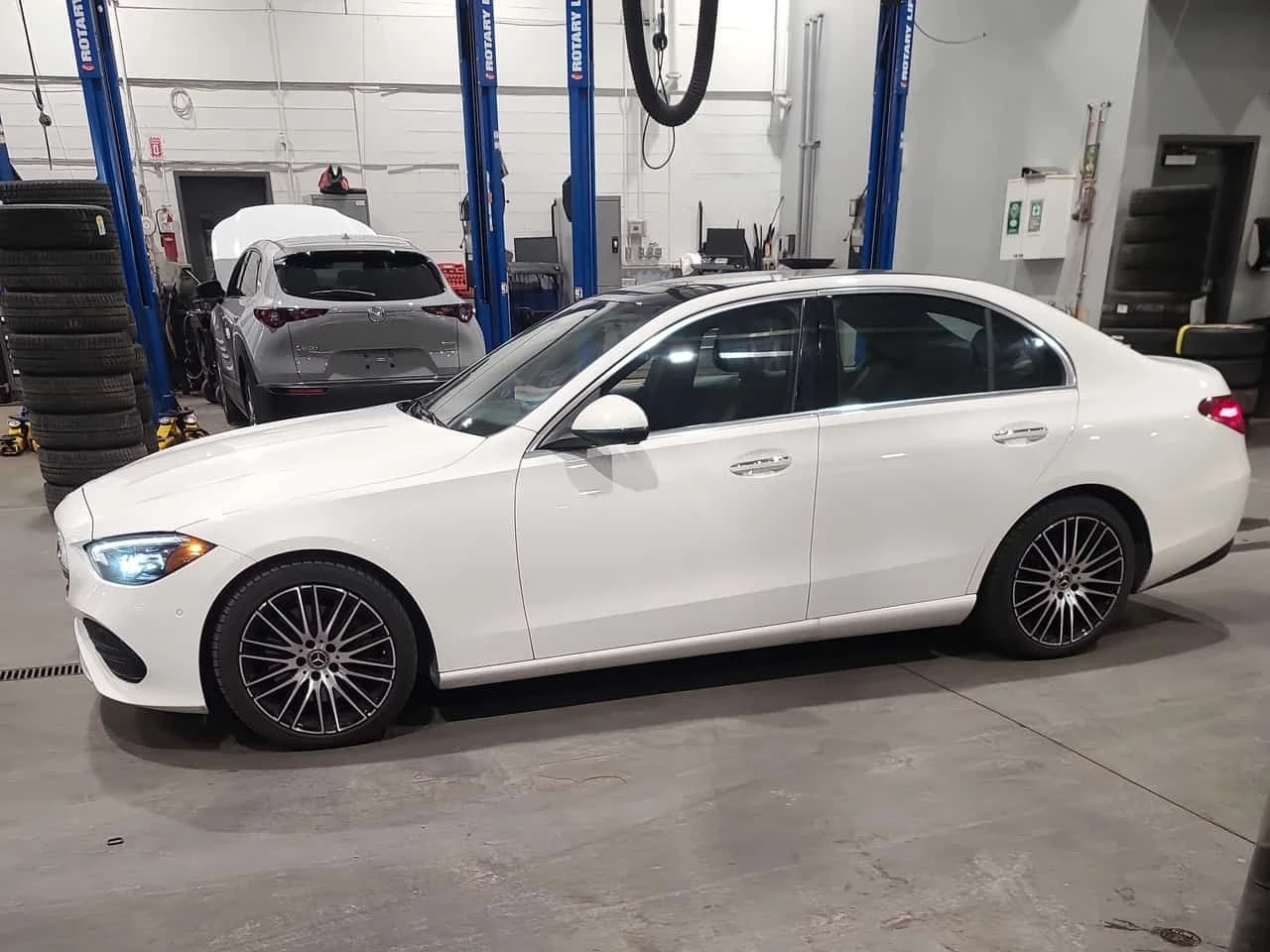 Mercedes-Benz C 300 /ПАНОРАМА/AMBIENT/360 CAM, снимка 3 - Автомобили и джипове - 54161338