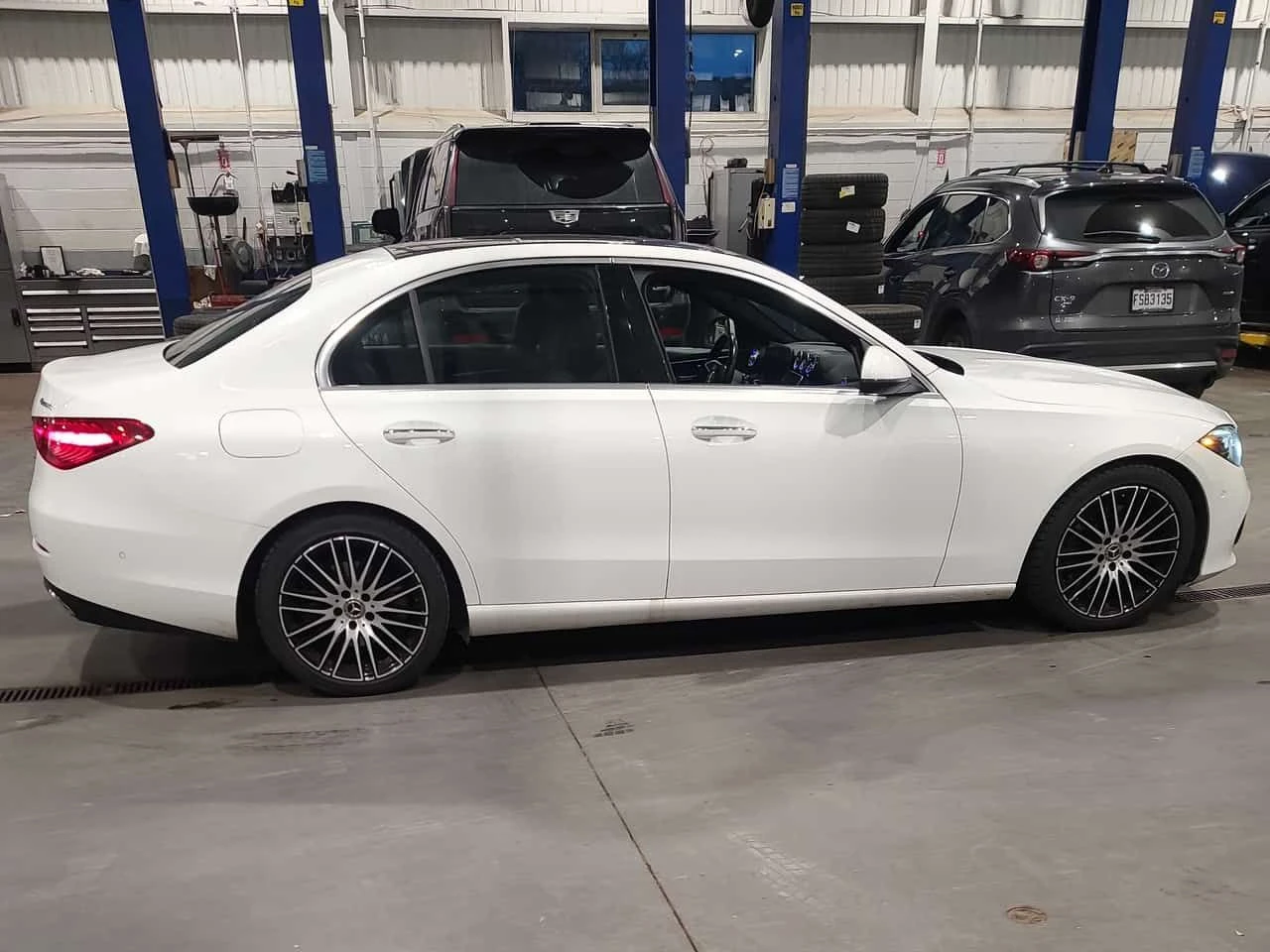 Mercedes-Benz C 300 /ПАНОРАМА/AMBIENT/360 CAM, снимка 4 - Автомобили и джипове - 54161338