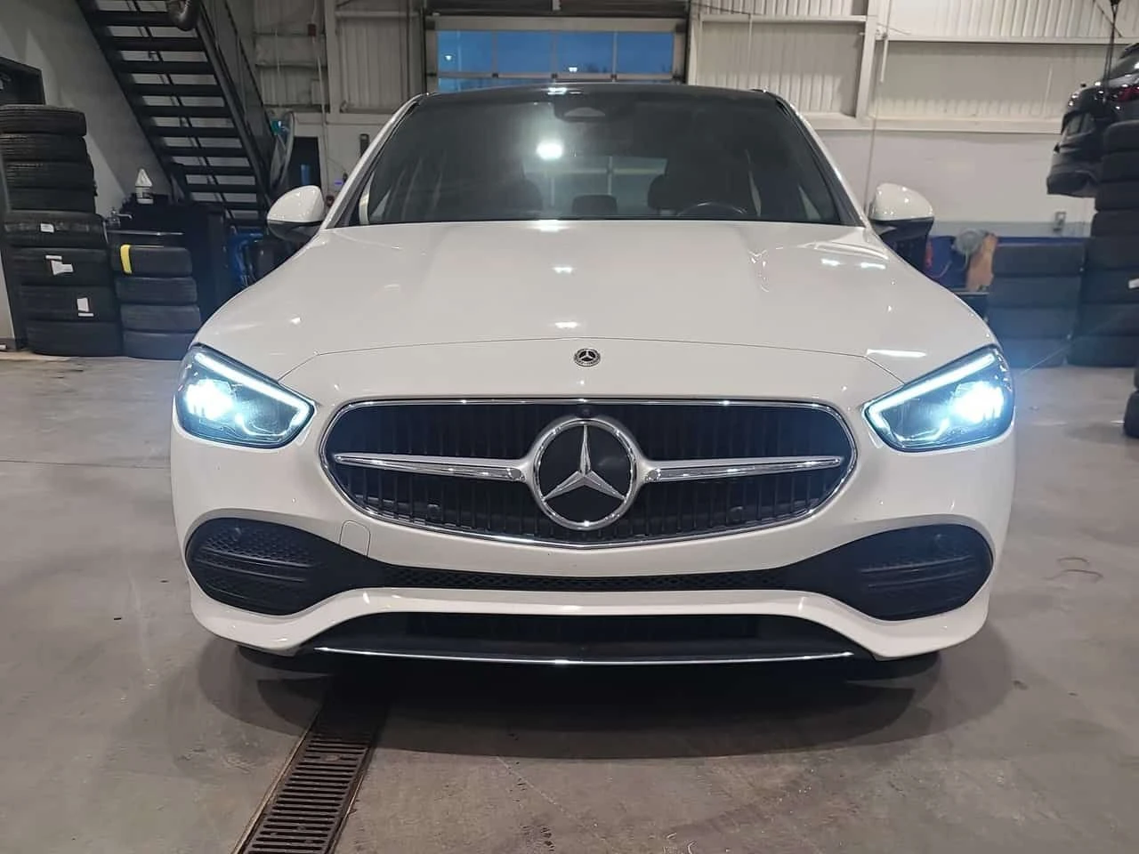 Mercedes-Benz C 300 /ПАНОРАМА/AMBIENT/360 CAM, снимка 2 - Автомобили и джипове - 54161338