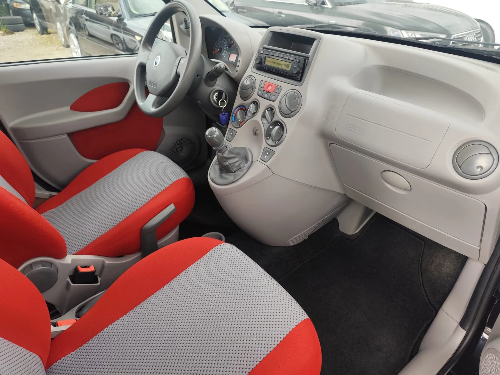 Fiat Panda 1.2 бензин, снимка 12 - Автомобили и джипове - 54422754