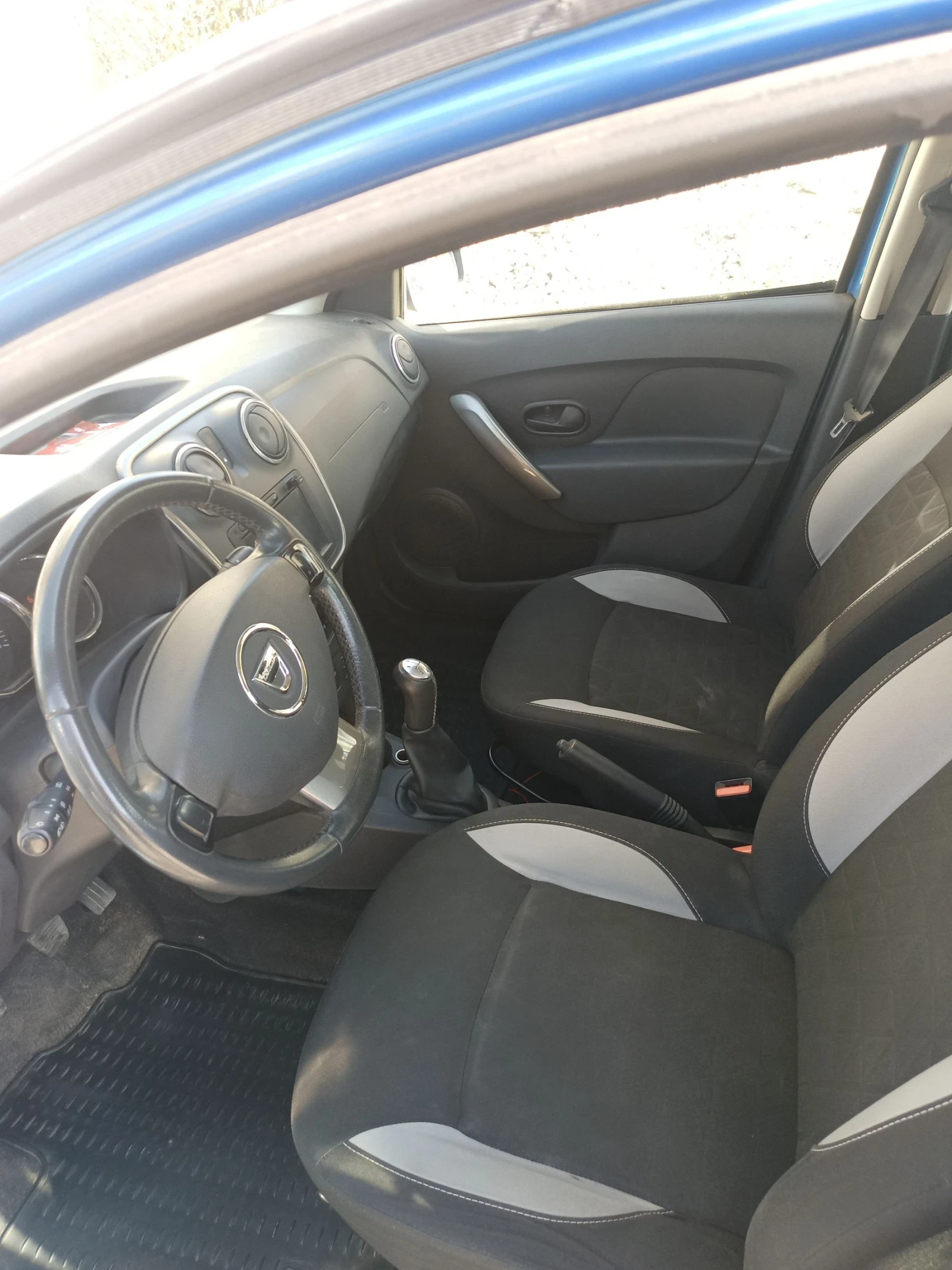 Dacia Sandero Stepway 1.5 дизел , снимка 6 - Автомобили и джипове - 54672373