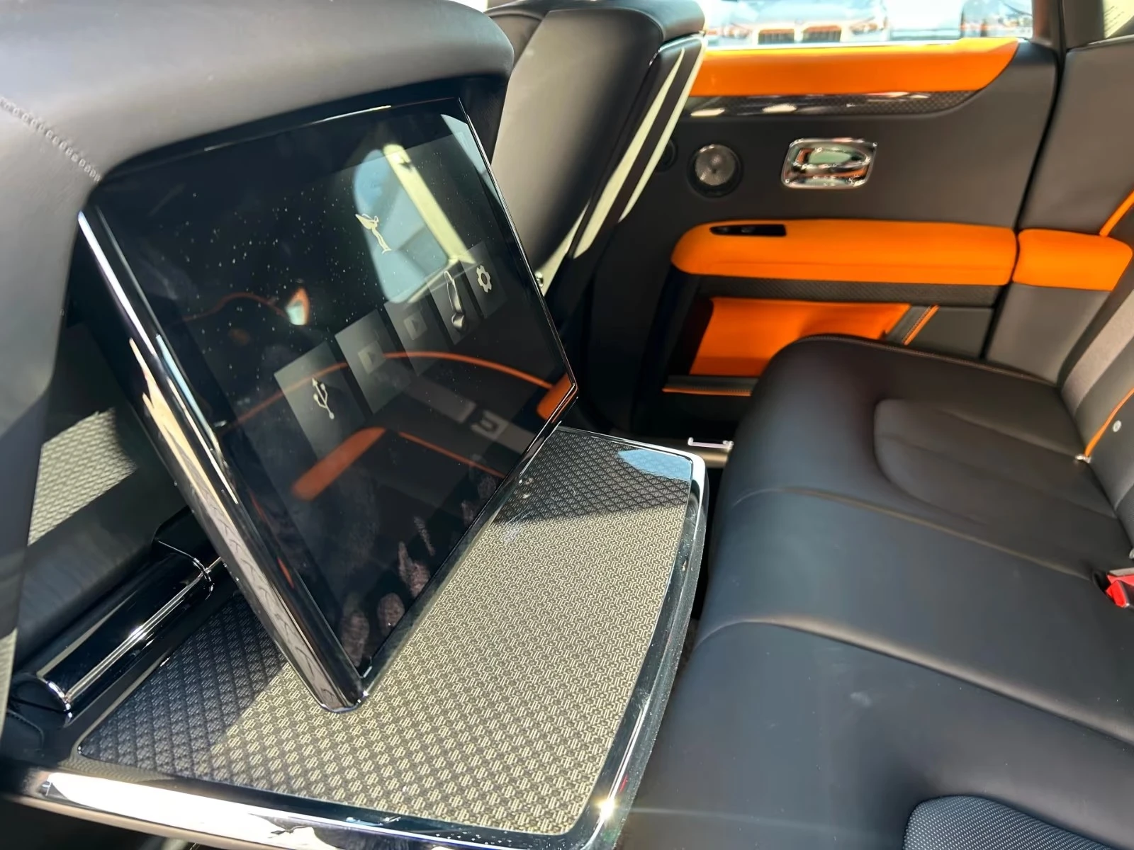 Rolls-Royce Ghost Black Badge Bespoke Shooting Star, снимка 10 - Автомобили и джипове - 54998188