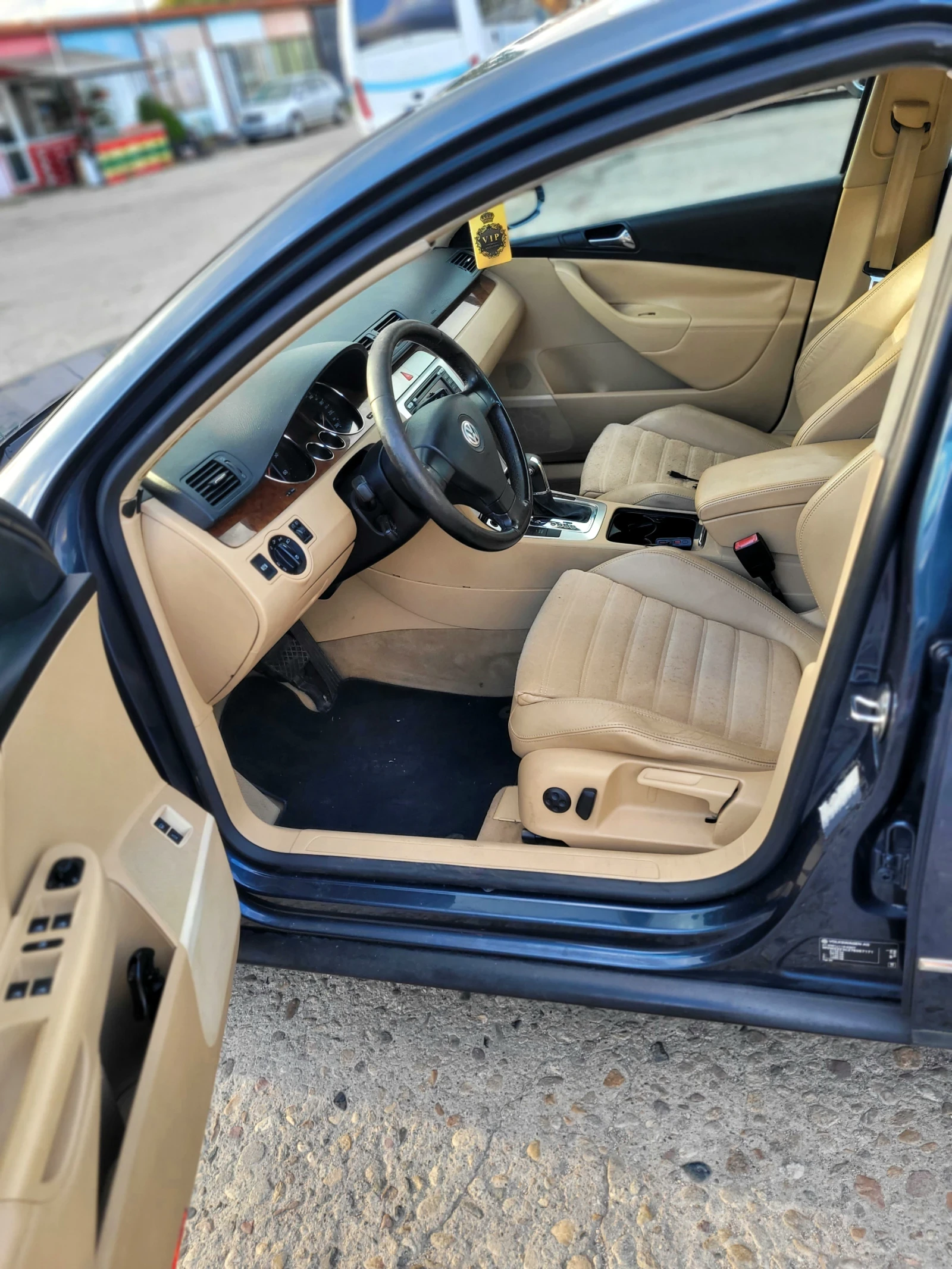 VW Passat 2.0 tdi DSG, снимка 12 - Автомобили и джипове - 55381769