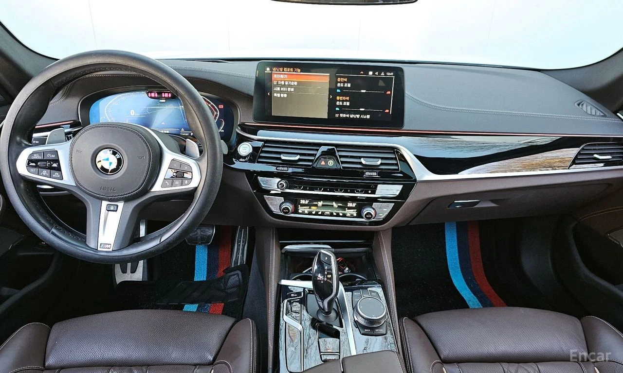 BMW 530 * ФИКСИРАНА ЦЕНА ДО БЪЛГАРИЯ * АВТОКРЕДИТ, снимка 8 - Автомобили и джипове - 55398737