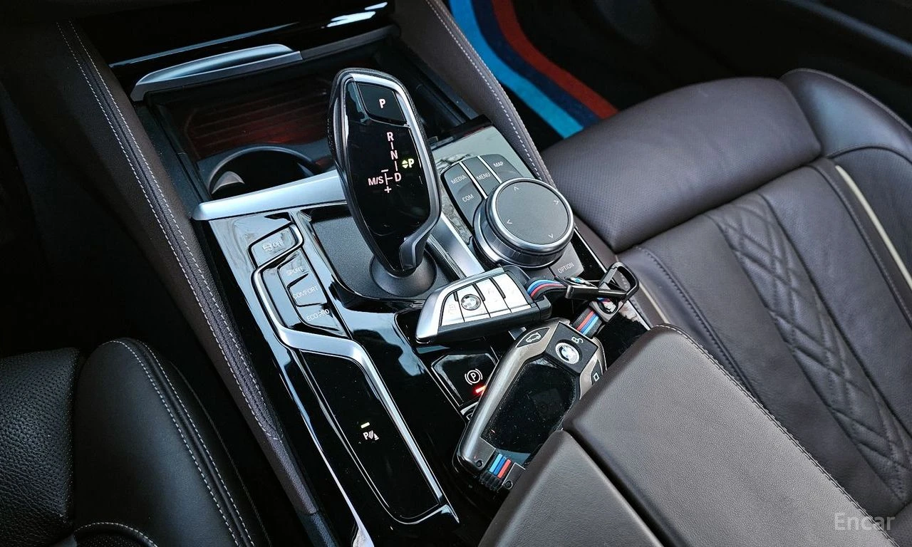 BMW 530 * ФИКСИРАНА ЦЕНА ДО БЪЛГАРИЯ * АВТОКРЕДИТ, снимка 10 - Автомобили и джипове - 55398737