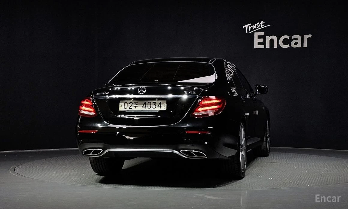 Mercedes-Benz E 43 AMG, снимка 4 - Автомобили и джипове - 55468388