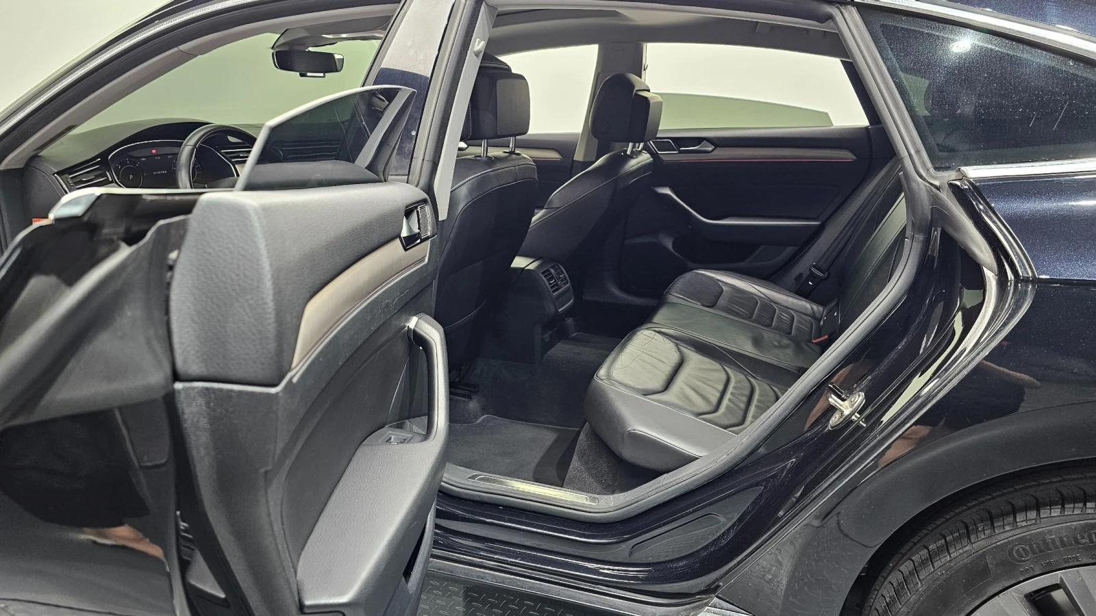 VW Arteon 2.0 TDI Premium, снимка 9 - Автомобили и джипове - 55628201