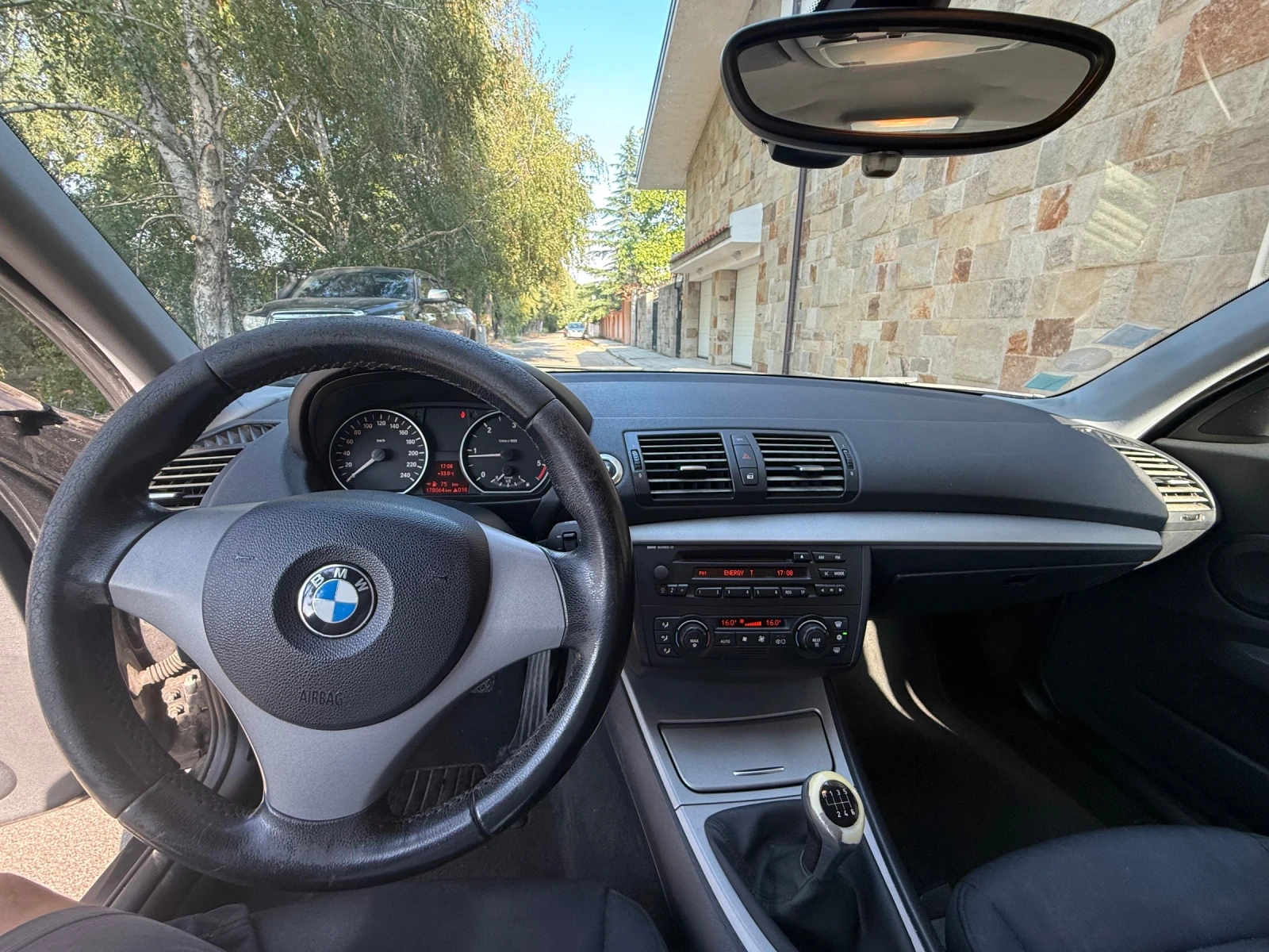 BMW 118 2000d, снимка 10 - Автомобили и джипове - 55998720