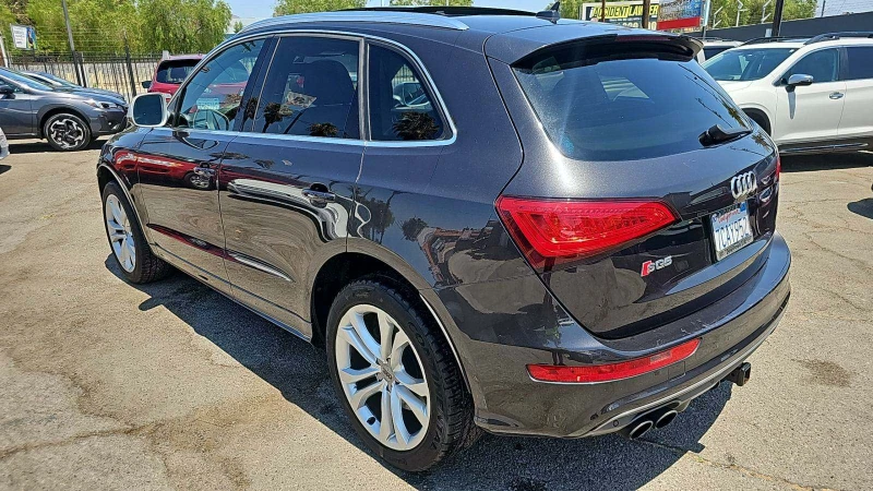 Audi SQ5 Premium Plus* ПОДГРЕВ* КАМЕРА* ПАНО* KEYLESS, снимка 3 - Автомобили и джипове - 47439786