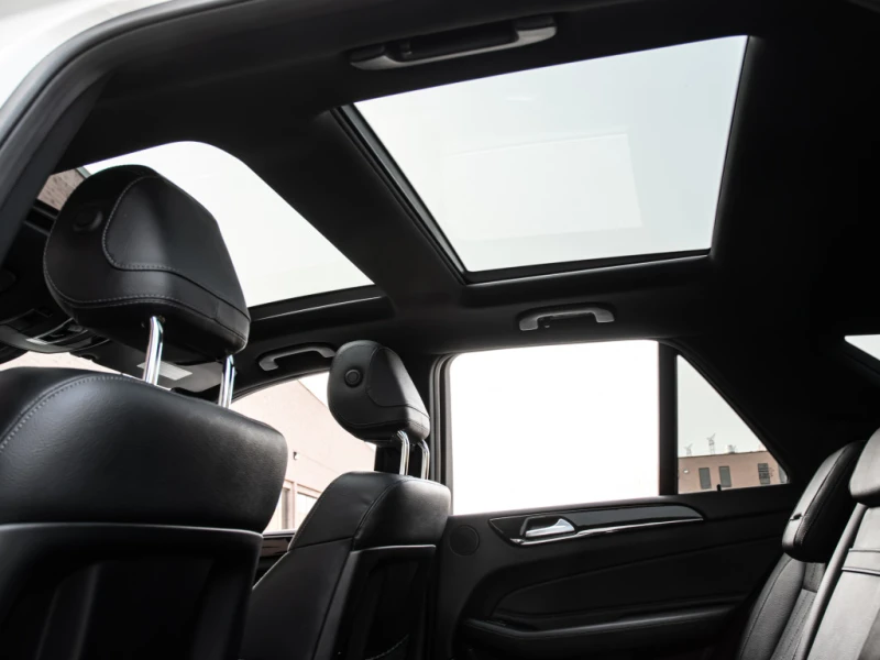 Mercedes-Benz GLE 400 4Matic / AMG / PANO / 360 / Harman-Kardon / FULL, снимка 17 - Автомобили и джипове - 52749817