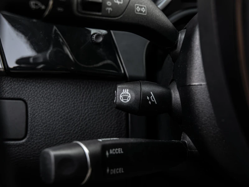 Mercedes-Benz GLE 400 4Matic / AMG / PANO / 360 / Harman-Kardon / FULL, снимка 11 - Автомобили и джипове - 52749817