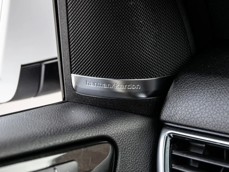 Mercedes-Benz GLE 400 4Matic / AMG / PANO / 360 / Harman-Kardon / FULL, снимка 10 - Автомобили и джипове - 52749817