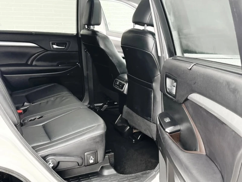 Toyota Highlander * * XLE* * CARFAX* * , снимка 11 - Автомобили и джипове - 53073037