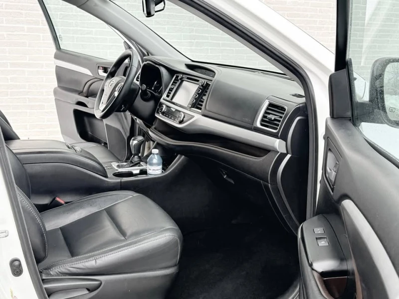 Toyota Highlander * * XLE* * CARFAX* * , снимка 12 - Автомобили и джипове - 53073037