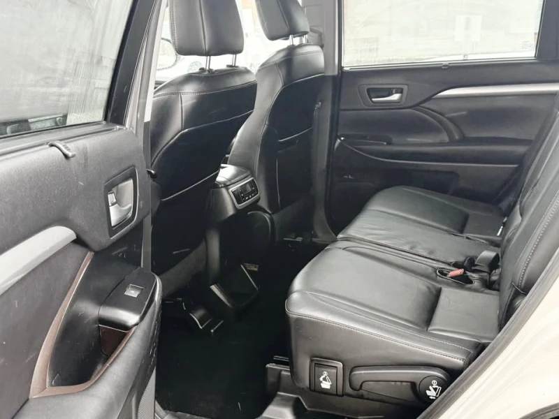 Toyota Highlander * * XLE* * CARFAX* * , снимка 10 - Автомобили и джипове - 53073037
