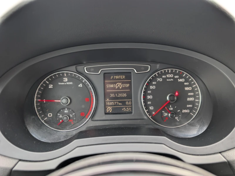 Audi Q3 2.0TDI Bussines, снимка 16 - Автомобили и джипове - 53282562