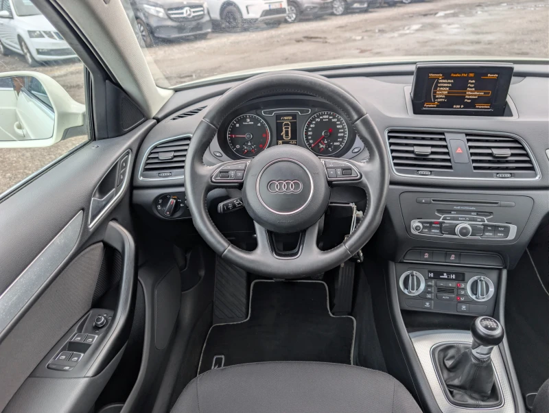 Audi Q3 2.0TDI Bussines, снимка 9 - Автомобили и джипове - 53282562