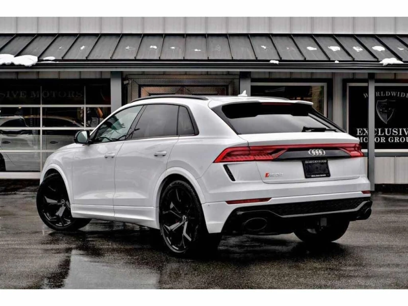 Audi RSQ8 4.0 TFSI QUATTRO * ДИСТРОНИК* 360 КАМЕРА* ОБДУХВАН, снимка 4 - Автомобили и джипове - 53405610