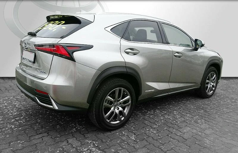 Lexus NX 300h Executive E-Four - изображение 3