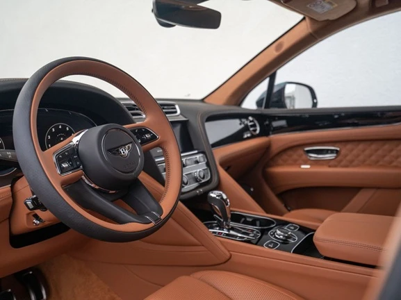 Bentley Bentayga V8 = Blackline Specification = NightVision Гаранци - изображение 10