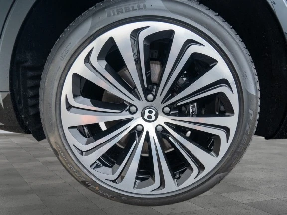 Bentley Bentayga V8 = Blackline Specification = NightVision Гаранци - изображение 4