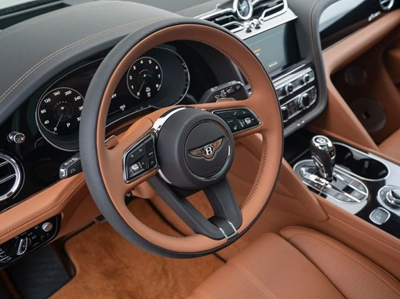 Bentley Bentayga V8 = Blackline Specification = NightVision Гаранци - изображение 9
