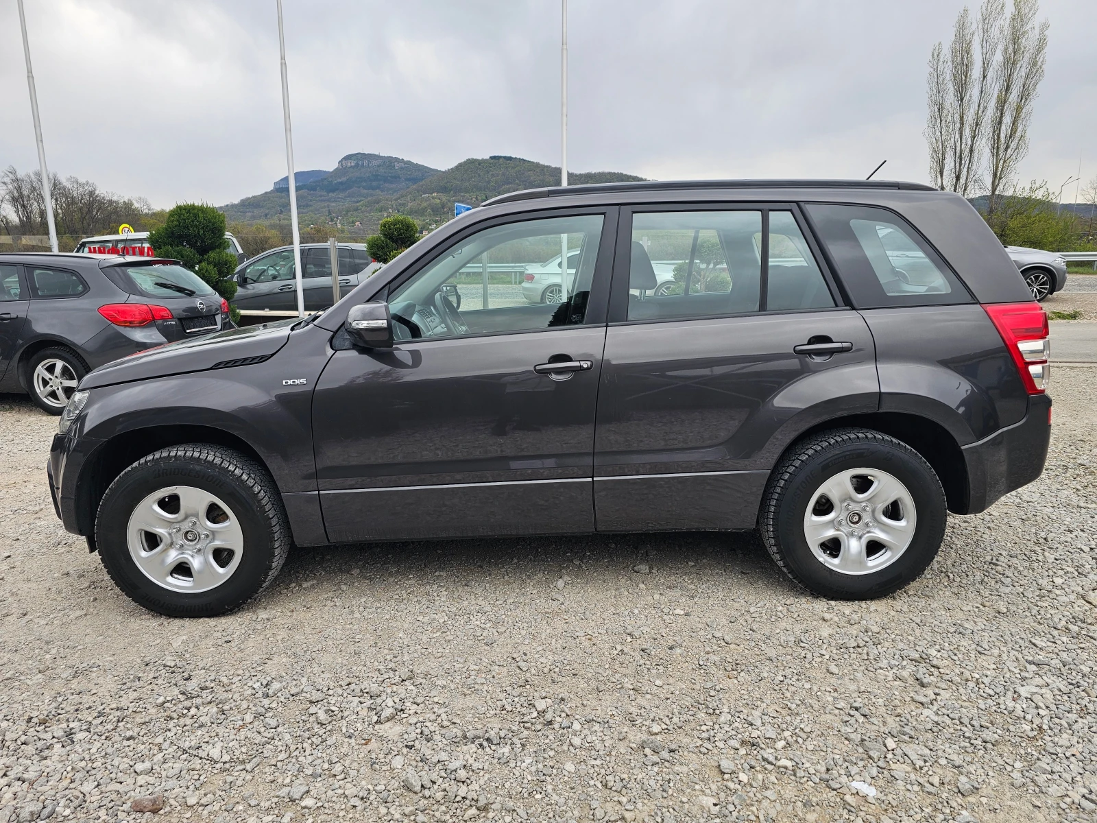 Suzuki Grand vitara 1.9DDiS 4x4 ! ! РЕАЛНИ КИЛОМЕТРИ - изображение 2