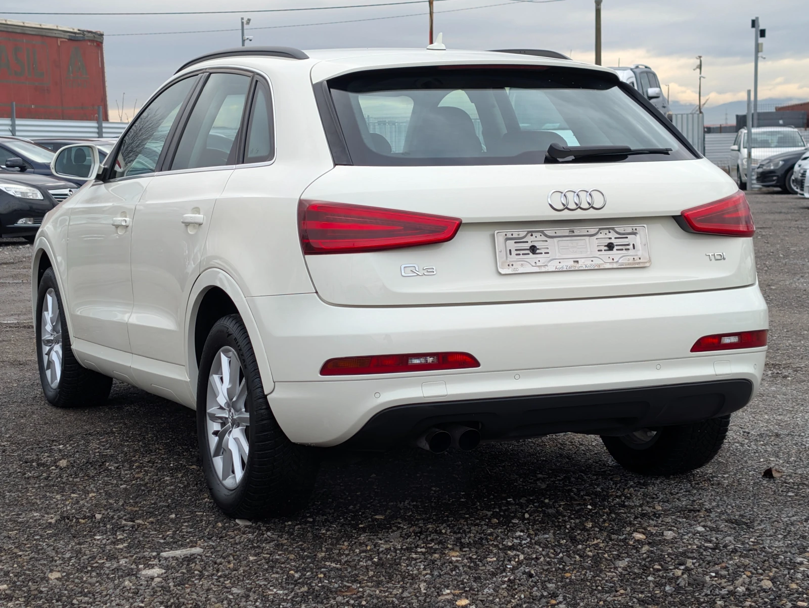 Audi Q3 2.0TDI Bussines - изображение 4