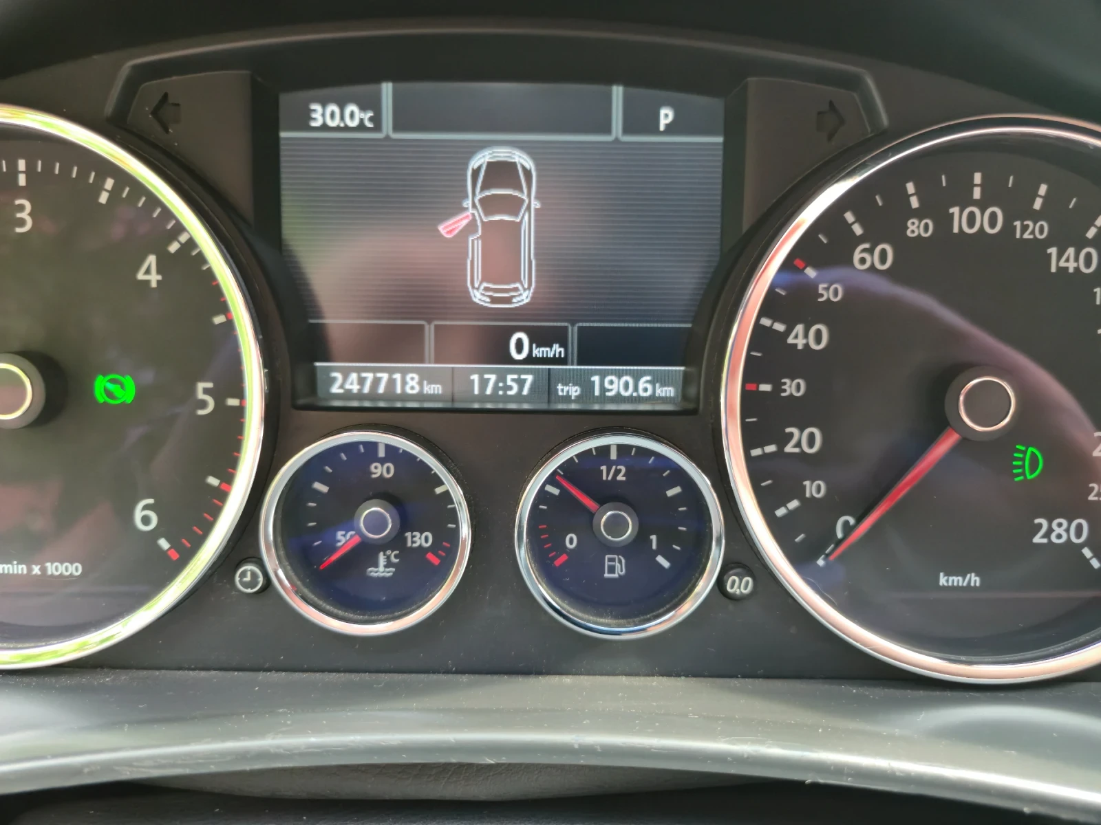 VW Touareg Altitude , снимка 7 - Автомобили и джипове - 54892542