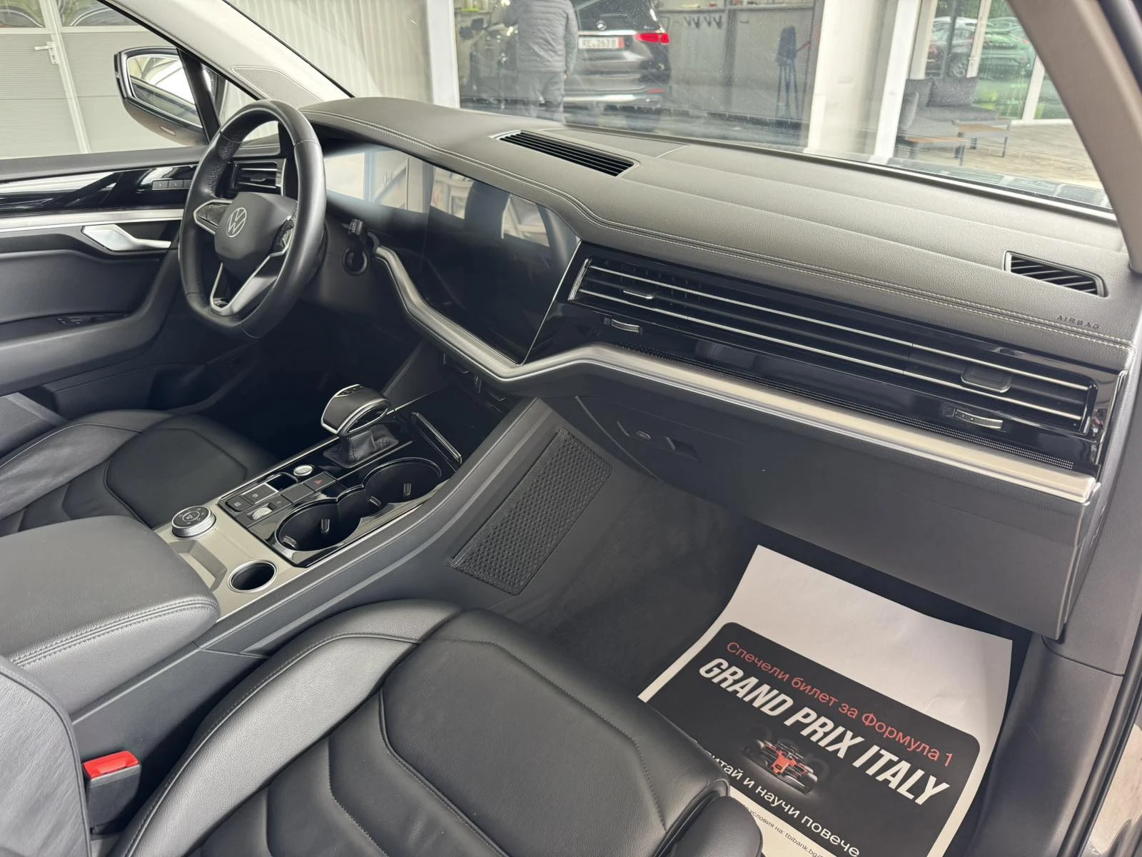 VW Touareg 3.0TDI* 231ps* НАВИ* КОЖА* КАМЕРА, снимка 10 - Автомобили и джипове - 55207379