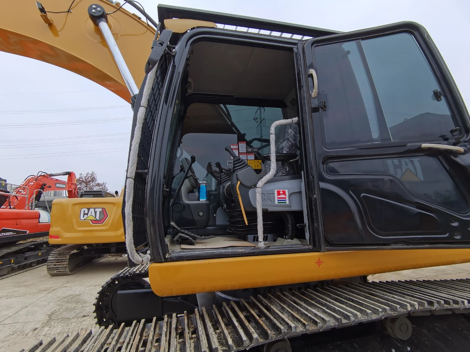 ����� Cat 330 | Mobile.bg � ����������� 10