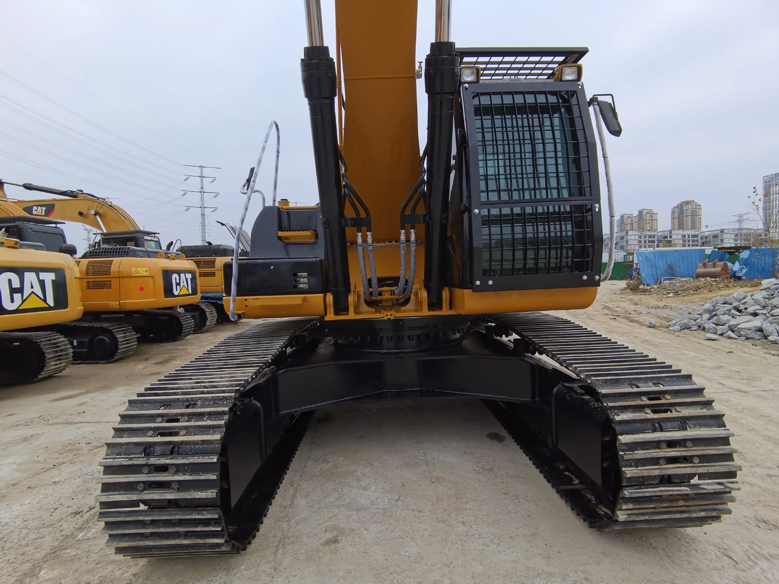 ����� Cat 330 | Mobile.bg � ����������� 15