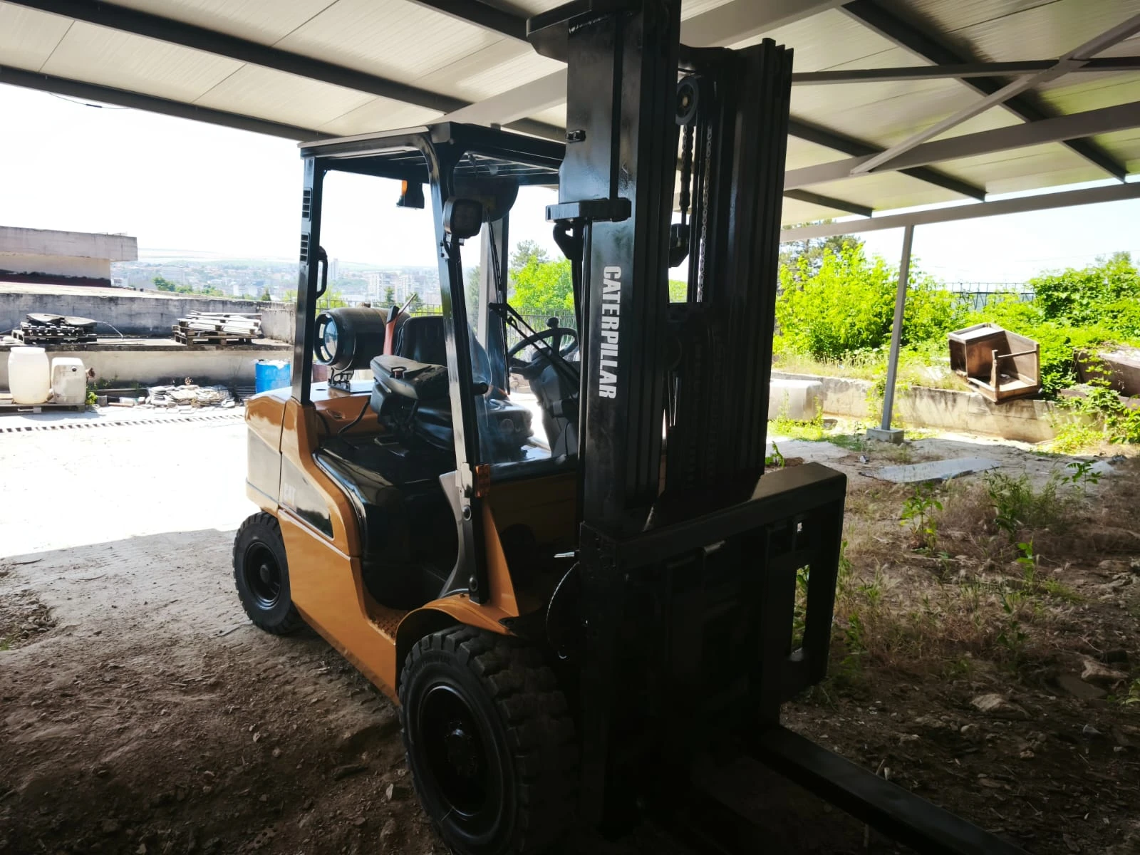 ������� Cat | Mobile.bg � ����������� 5