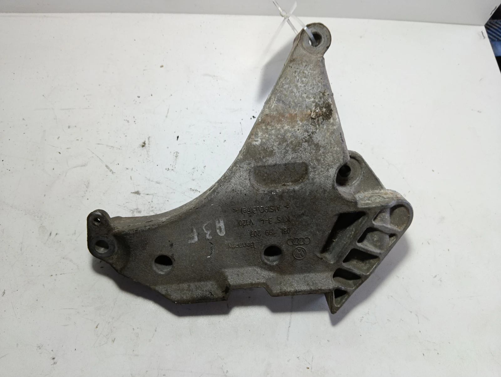 планка 03L199207 2.0TDI  Audi A3