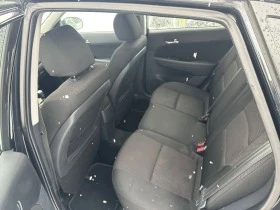 Hyundai I30 1.6i 16V Swiss Aut., снимка 9