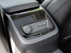 Обява за продажба на Volvo S60 T8 Recharge = Ultimate Dark = Гаранция ~90 108 лв. - изображение 11