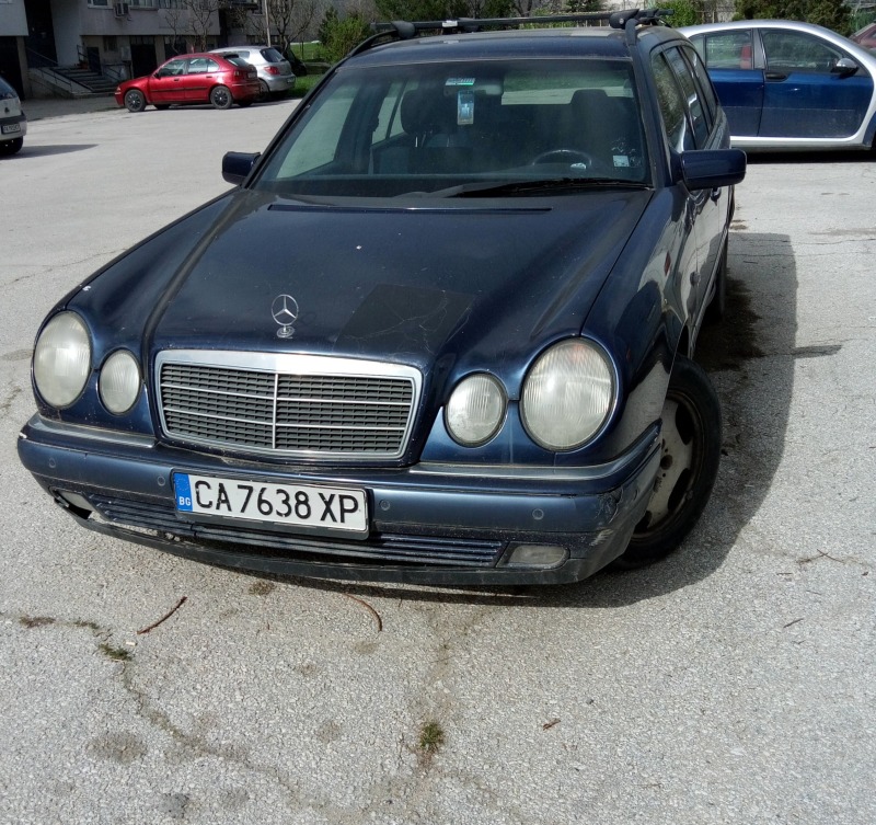 Mercedes-Benz E 220 CDI, снимка 1 - Автомобили и джипове - 46392472