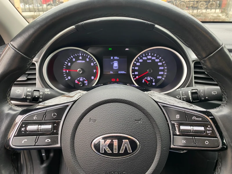 Kia Ceed Бензин 60000км, снимка 10 - Автомобили и джипове - 48923876