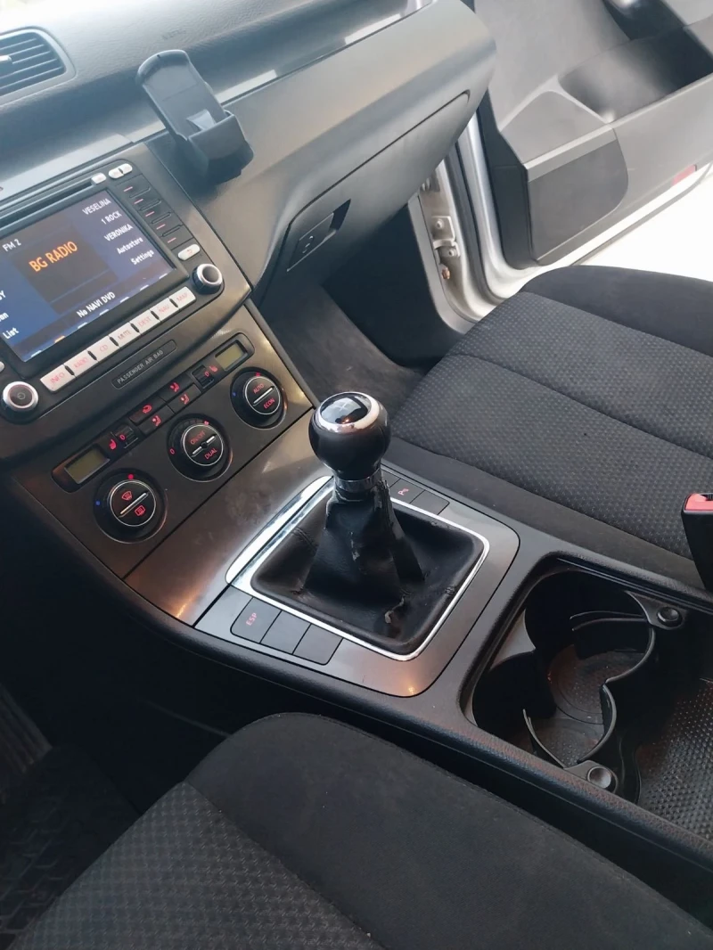 VW Passat, снимка 6 - Автомобили и джипове - 52370367