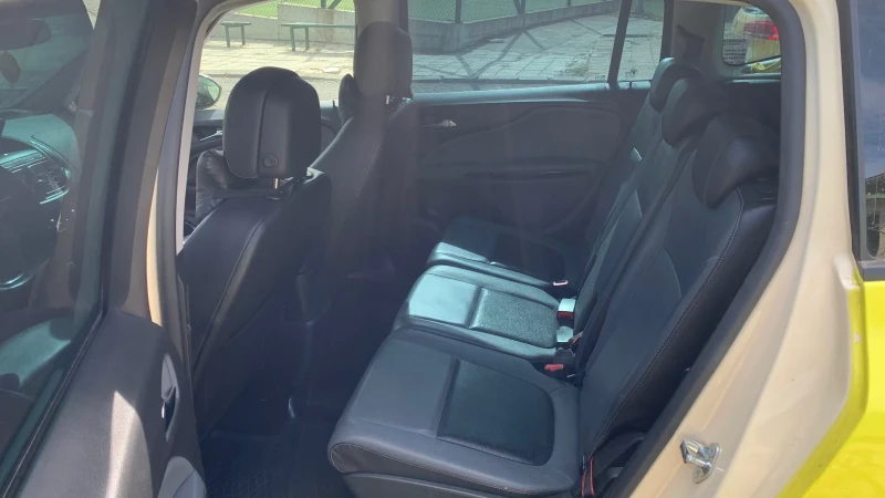 Opel Zafira Zafira C, снимка 12 - Автомобили и джипове - 52416482