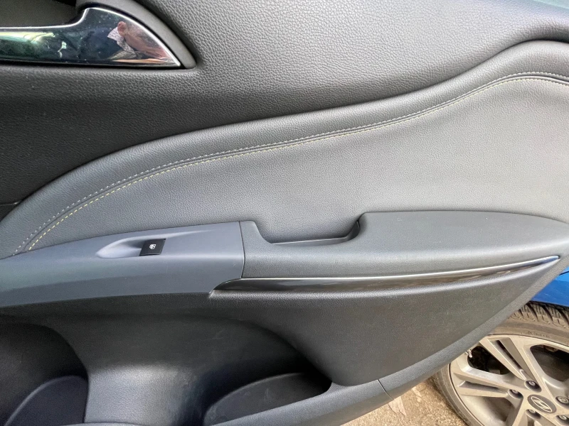 Opel Zafira Ecofuel. Перфектна, ГО, Каско, ГТП до края26-та , снимка 12 - Автомобили и джипове - 52824755