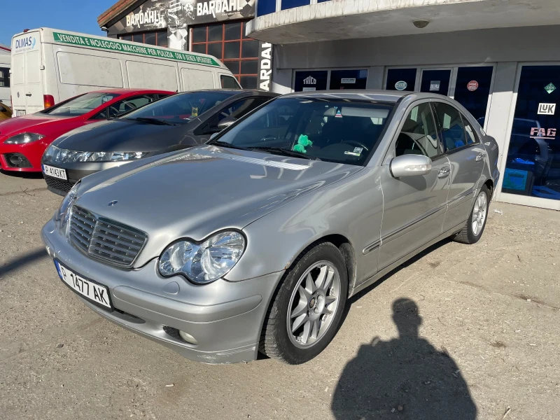 Mercedes-Benz C 220 Продавам Mercedes-Benz C220 Elegance, 2002 г. Авто, снимка 6 - Автомобили и джипове - 52843465