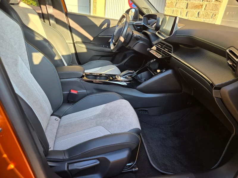 Peugeot 2008 GT-premium pack, снимка 13 - Автомобили и джипове - 52859921