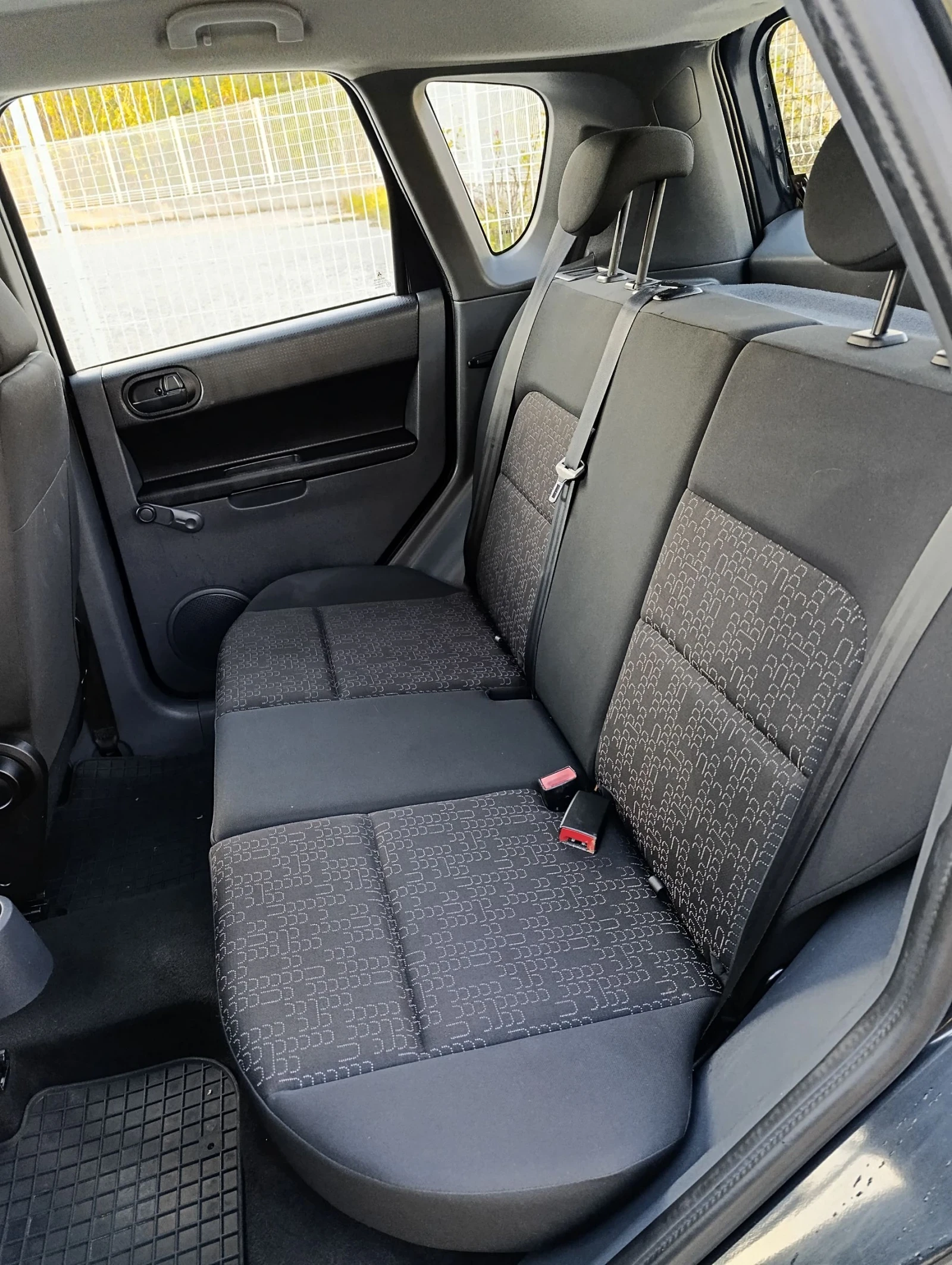 Mitsubishi Colt  - изображение 6