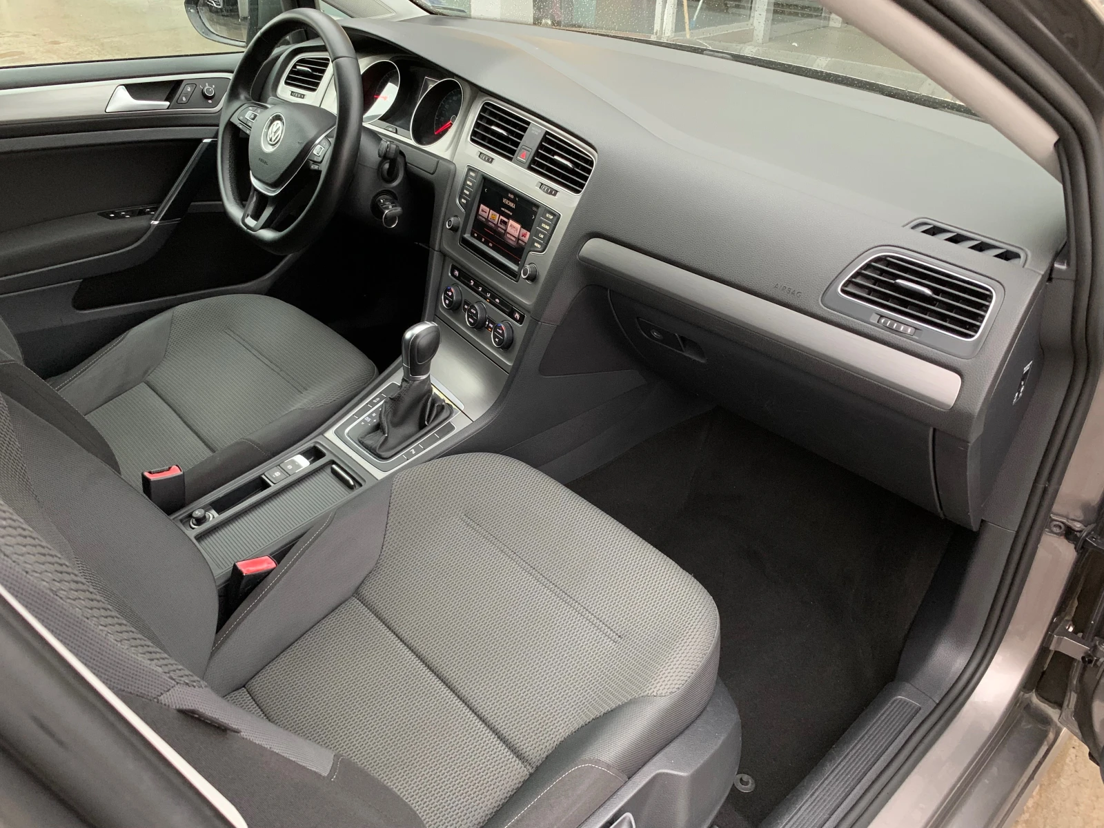 VW Golf 1.6TDI = Automat= TOP! | Mobile.bg   13