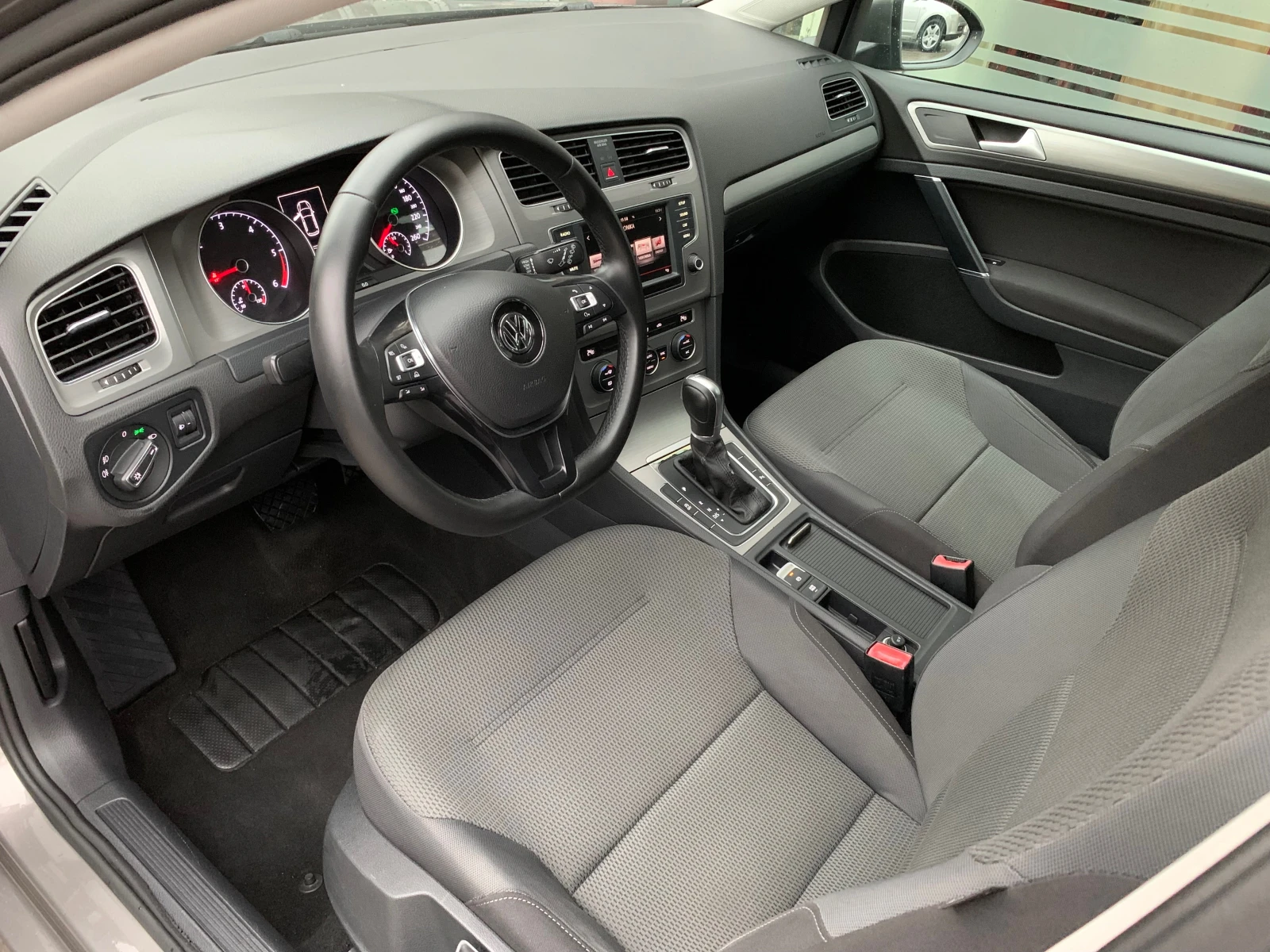 VW Golf 1.6TDI = Automat= TOP! - изображение 10